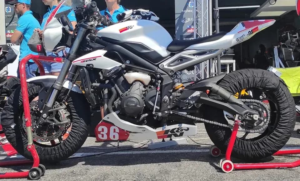 Couvertures chauffantes moto : guide d'achat et utilisation 2026