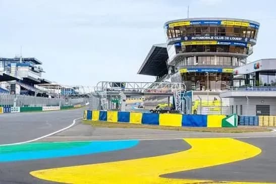 Les meilleurs circuits moto en France : guide complet 2026